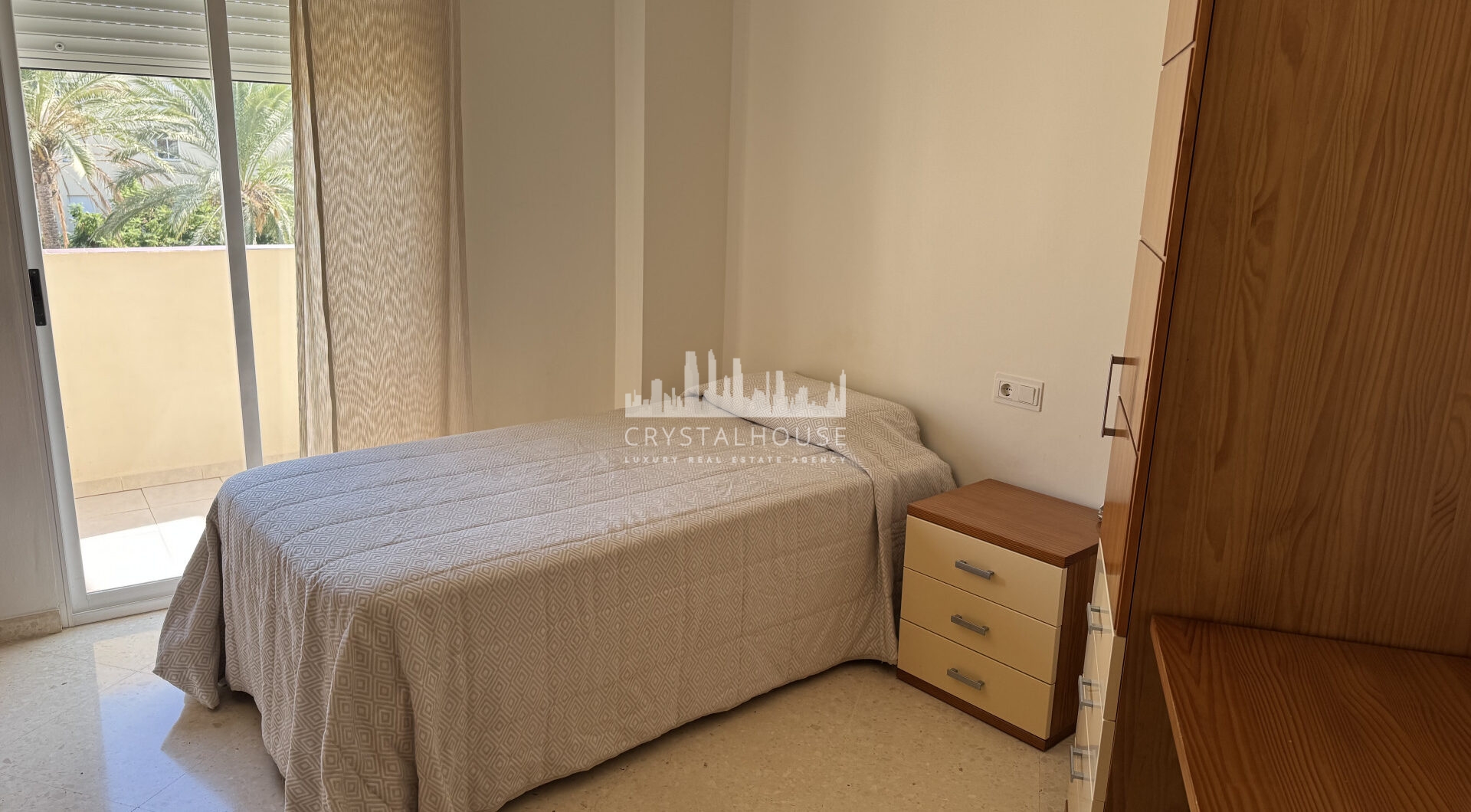 Exclusive Penthouse of 4 Sypialnie w sercu Estepona z tarasem i prywatnym Solarium