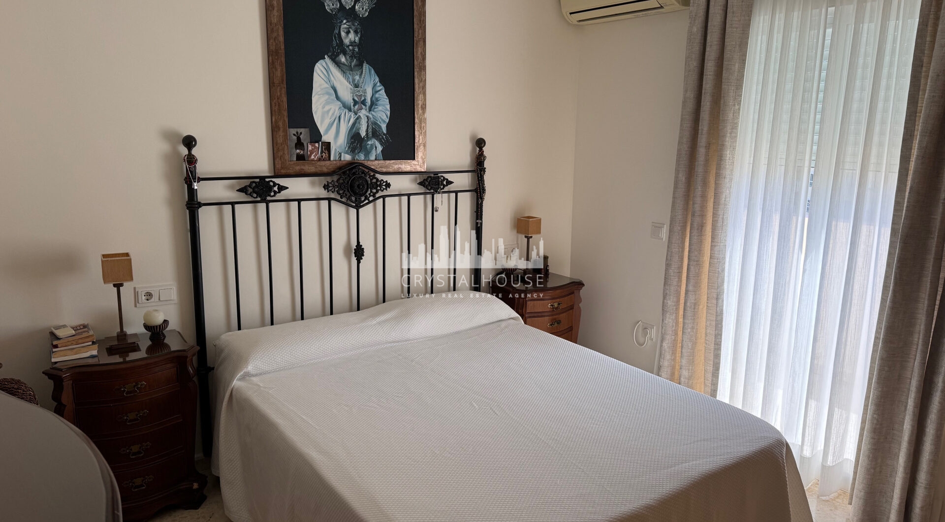 Exclusive Penthouse of 4 Sypialnie w sercu Estepona z tarasem i prywatnym Solarium