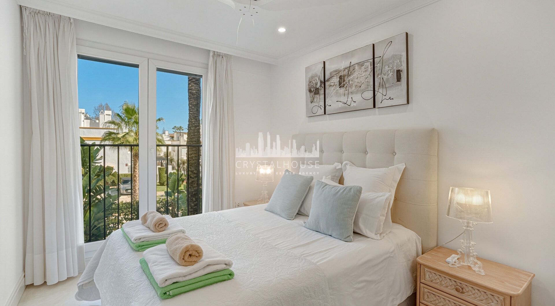 Doskonały, w pełni odnowiony, trzypokojowe mieszkanie na pierwszym piętrze na Golden Mile Marbelli