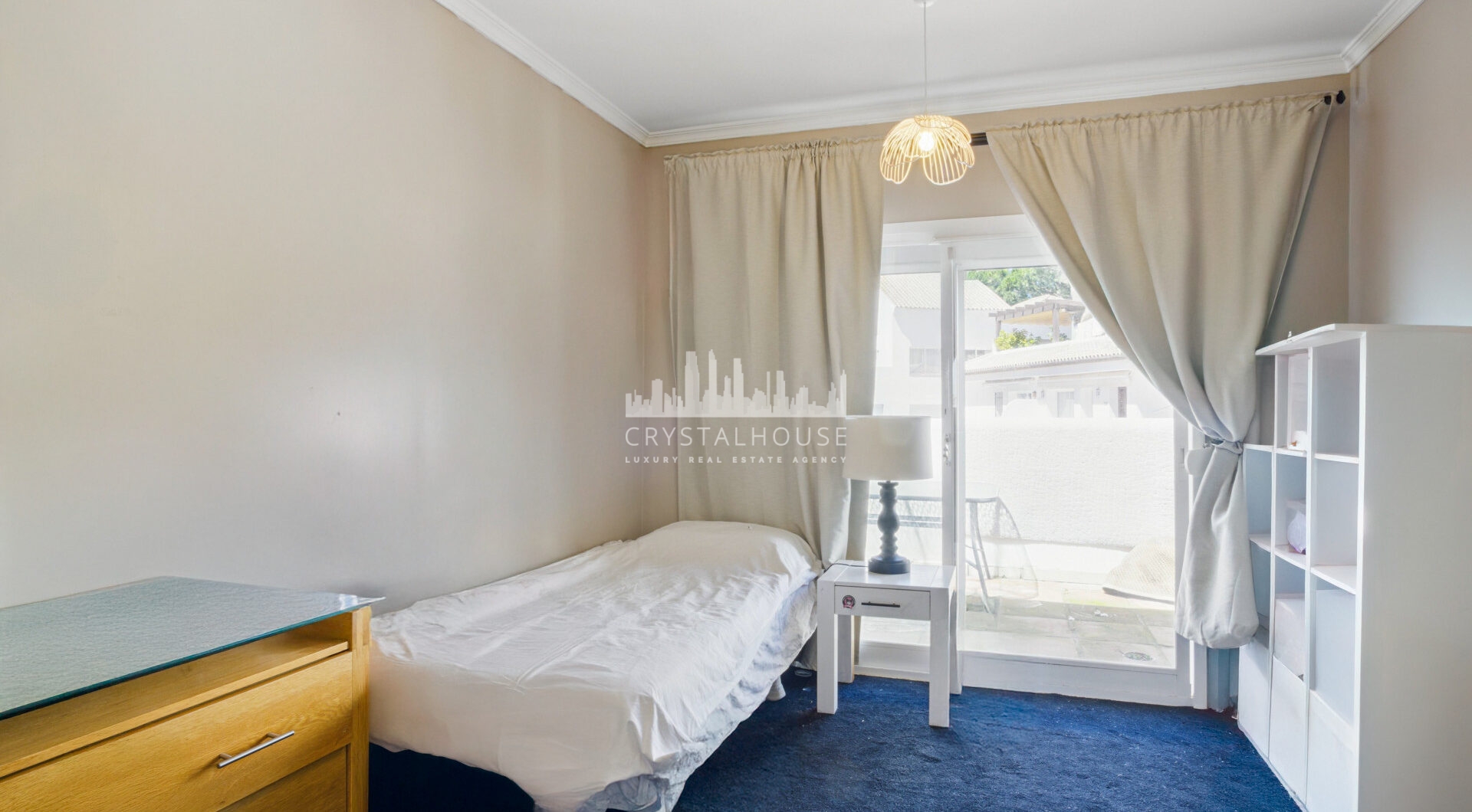 Przestronny pokój czteroosobowy, dwupoziomowy apartament w kompleksie Los Pinos de Aloha, Nueva Andalucía, Marbella