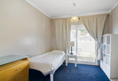 Przestronny pokój czteroosobowy, dwupoziomowy apartament w kompleksie Los Pinos de Aloha, Nueva Andalucía, Marbella