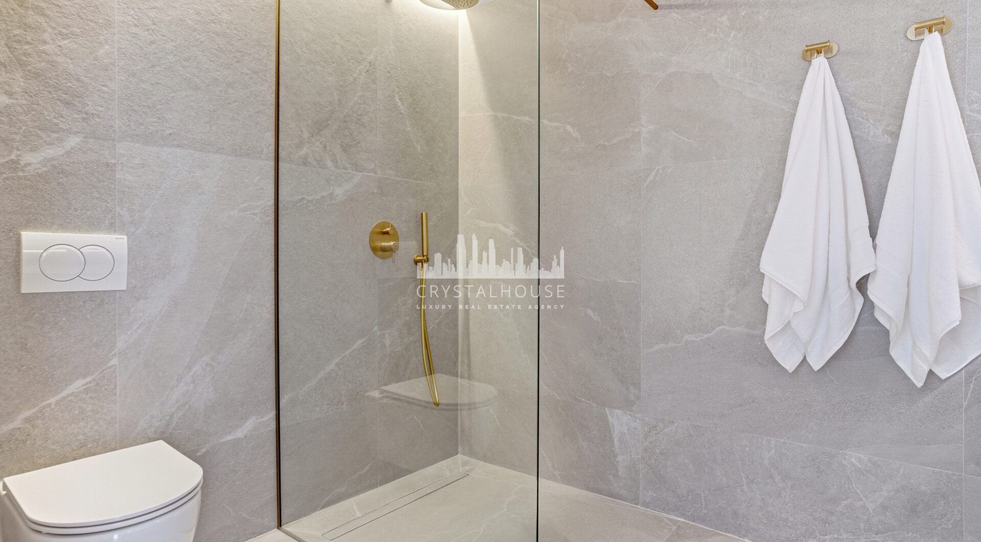 Nieskazitelnie odnowiony apartament na południowym wschodzie w prestiżowym La Quinta Golf, Benahavis