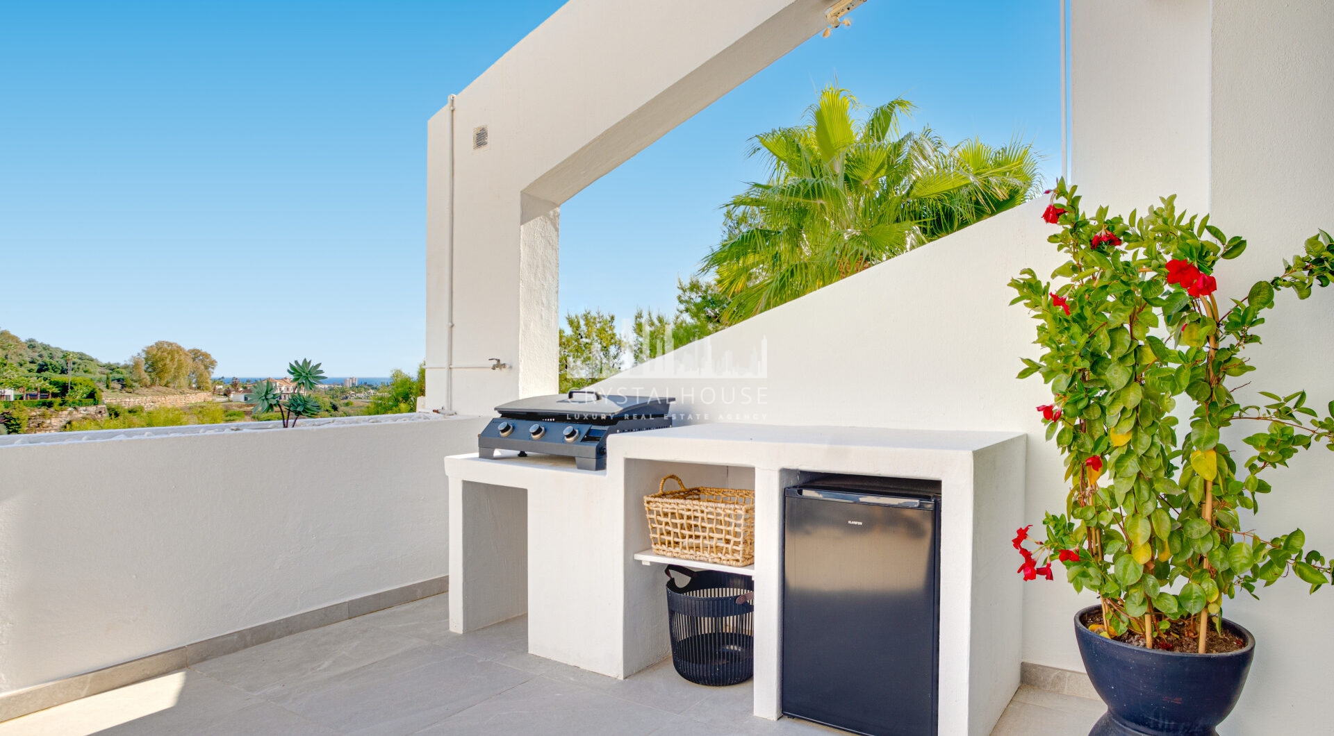 Nieskazitelnie odnowiony apartament na południowym wschodzie w prestiżowym La Quinta Golf, Benahavis