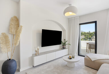 Nieskazitelnie odnowiony apartament na południowym wschodzie w prestiżowym La Quinta Golf, Benahavis