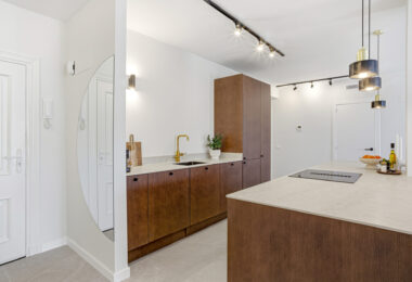 Nieskazitelnie odnowiony apartament na południowym wschodzie w prestiżowym La Quinta Golf, Benahavis