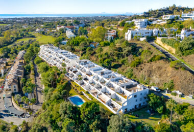 Nieskazitelnie odnowiony apartament na południowym wschodzie w prestiżowym La Quinta Golf, Benahavis
