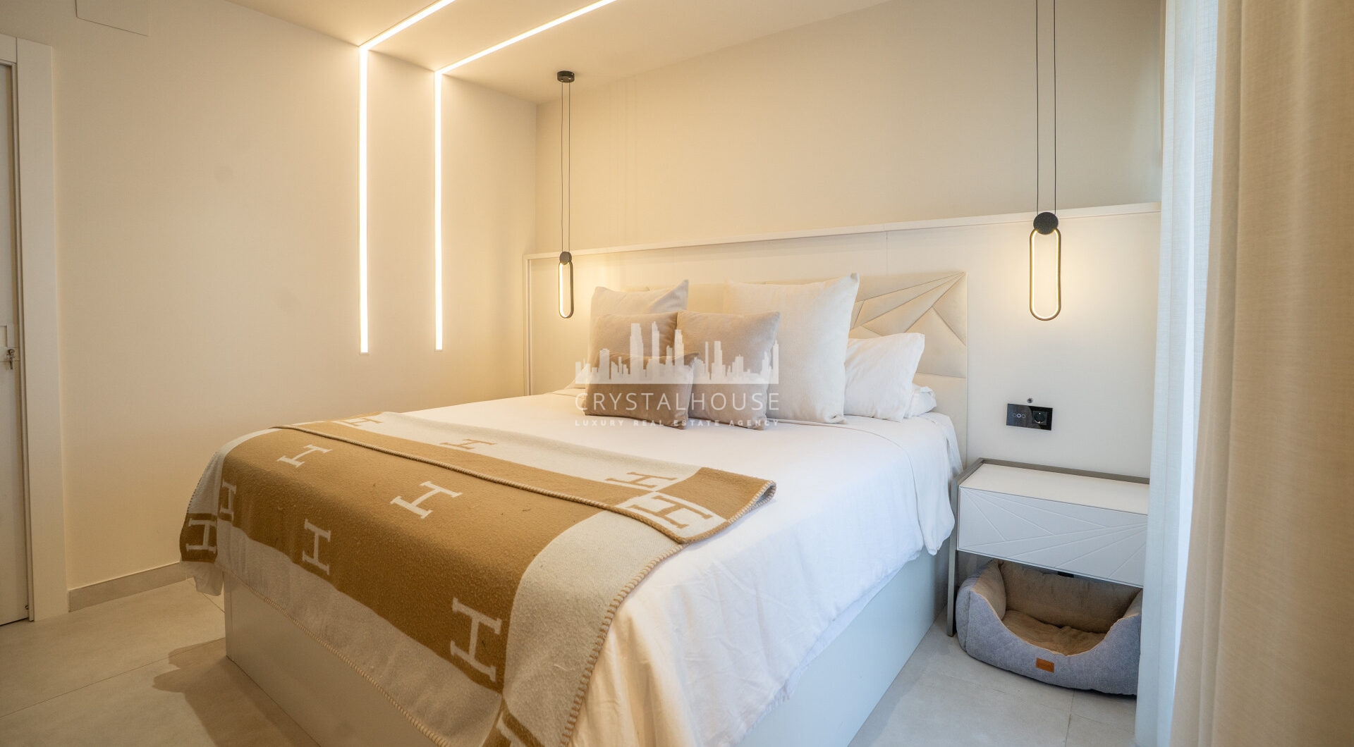 Ekskluzywny Apartament Luksusowy z Przestronnym Tarasem i Systemem Smart Home