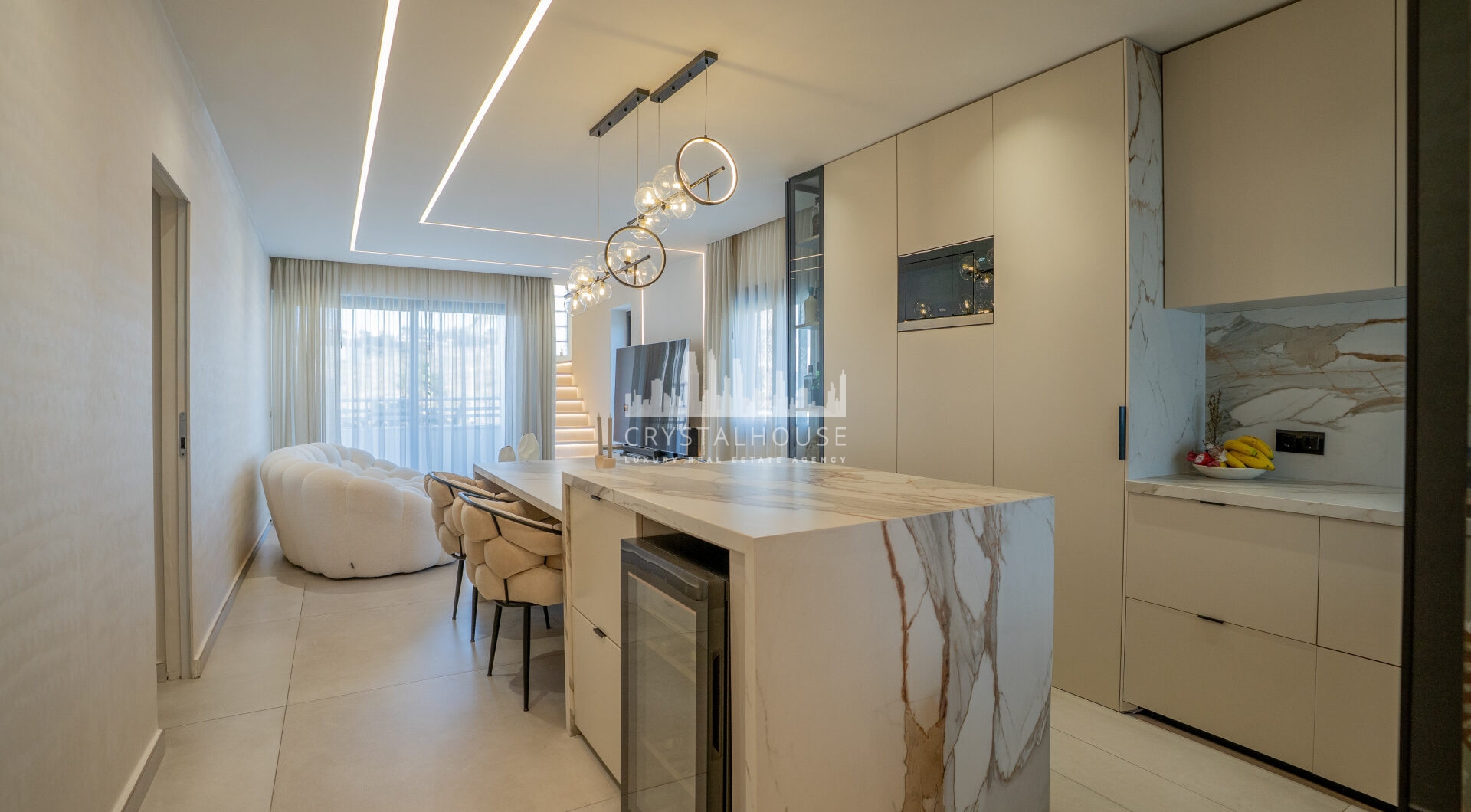 Ekskluzywny Apartament Luksusowy z Przestronnym Tarasem i Systemem Smart Home