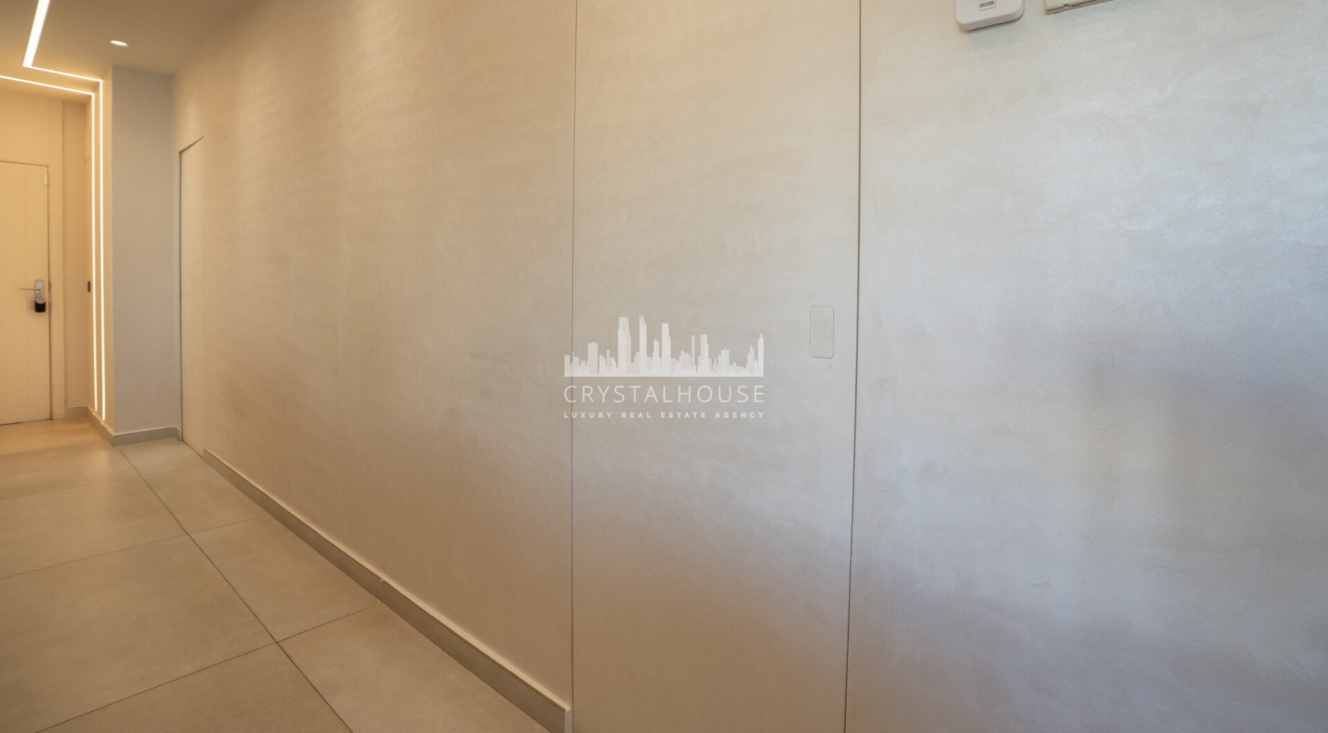 Ekskluzywny Apartament Luksusowy z Przestronnym Tarasem i Systemem Smart Home
