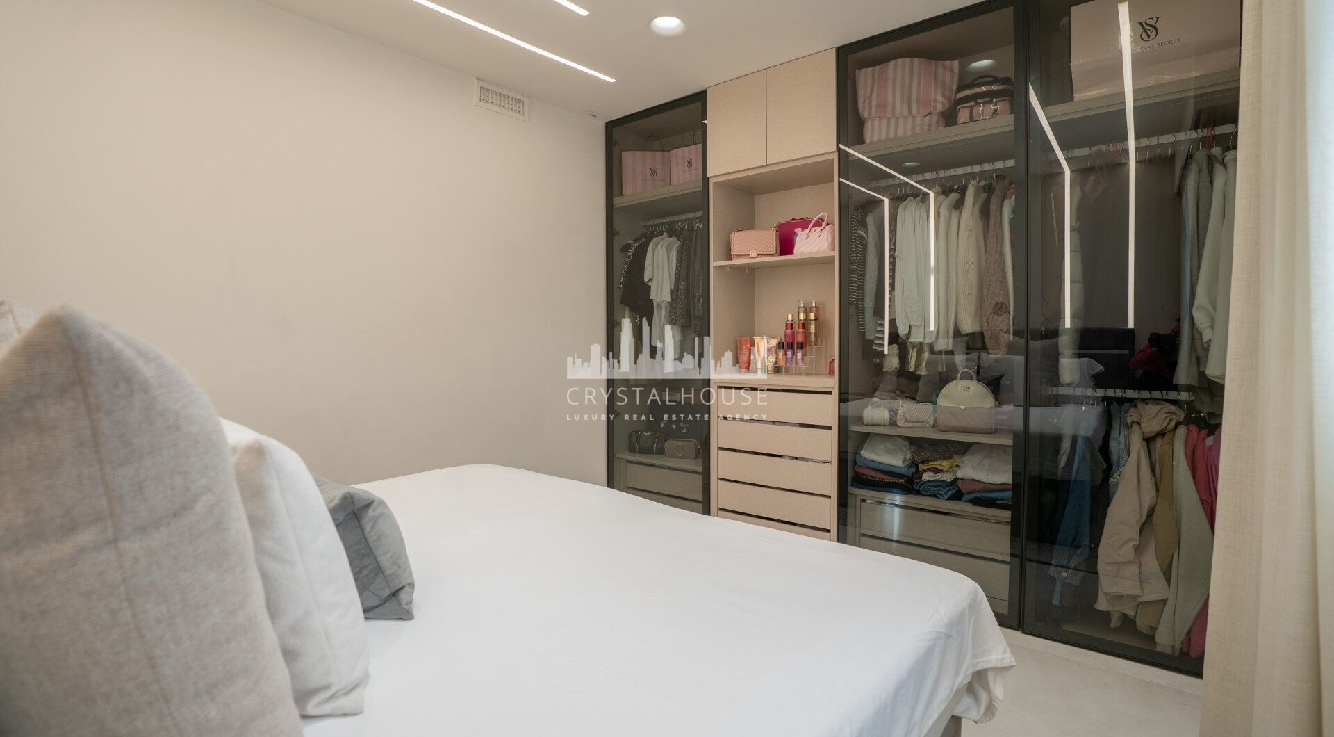 Ekskluzywny Apartament Luksusowy z Przestronnym Tarasem i Systemem Smart Home