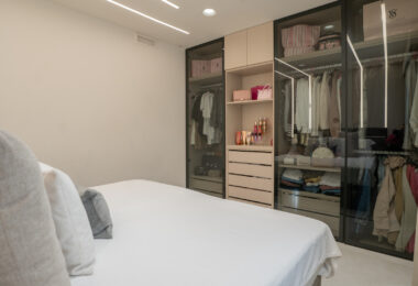 Ekskluzywny Apartament Luksusowy z Przestronnym Tarasem i Systemem Smart Home