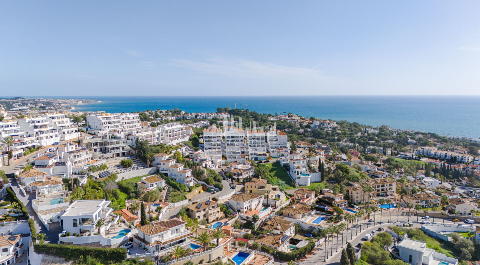 Doskonała możliwość reform - piękne południe zwrócone, trzy sypialnie Villa znajduje się w Riviera del Sol, Mijas Costa