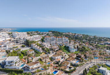 Doskonała możliwość reform - piękne południe zwrócone, trzy sypialnie Villa znajduje się w Riviera del Sol, Mijas Costa