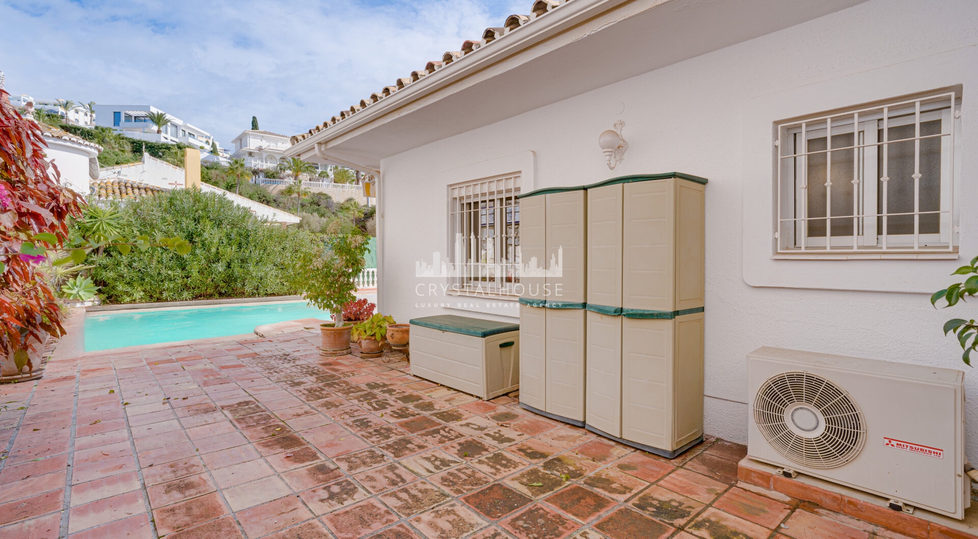 Doskonała możliwość reform - piękne południe zwrócone, trzy sypialnie Villa znajduje się w Riviera del Sol, Mijas Costa