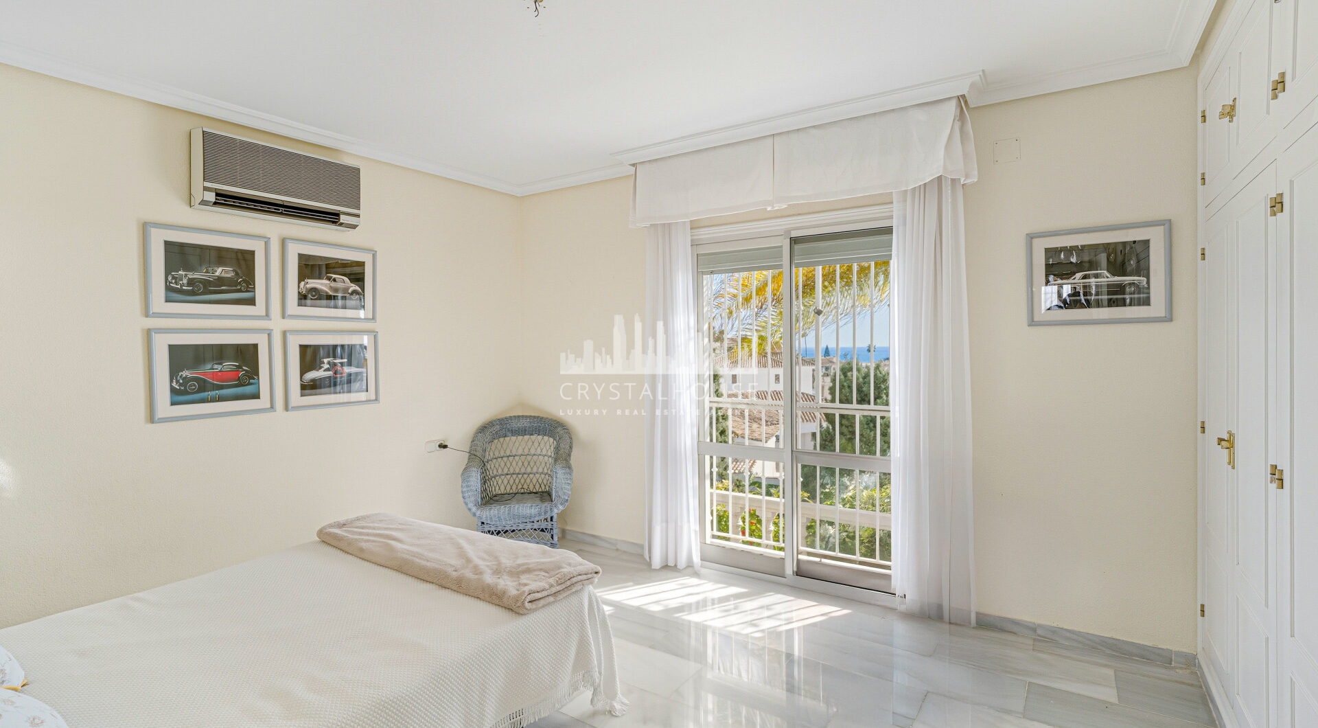 Doskonała możliwość reform - piękne południe zwrócone, trzy sypialnie Villa znajduje się w Riviera del Sol, Mijas Costa