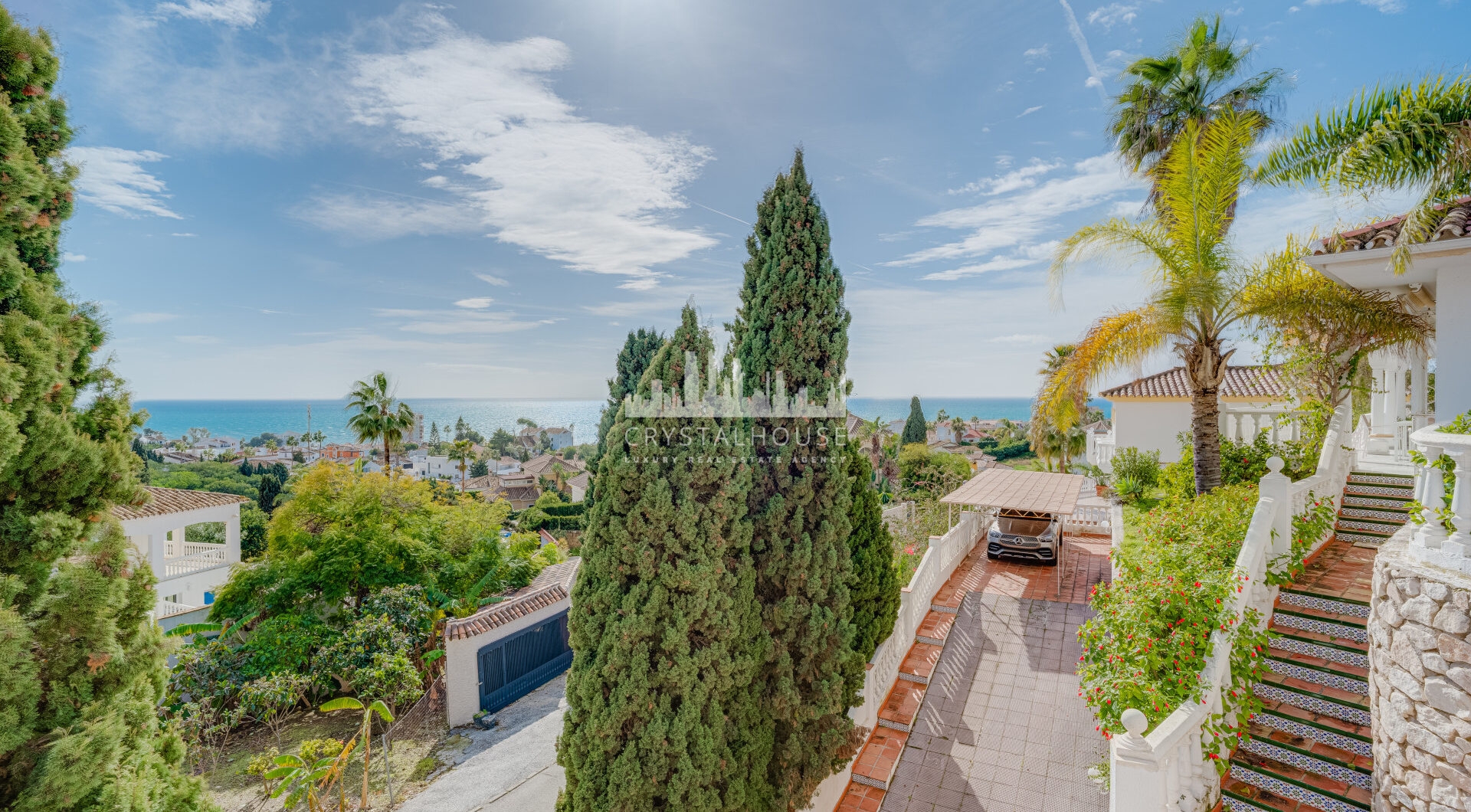 Doskonała możliwość reform - piękne południe zwrócone, trzy sypialnie Villa znajduje się w Riviera del Sol, Mijas Costa
