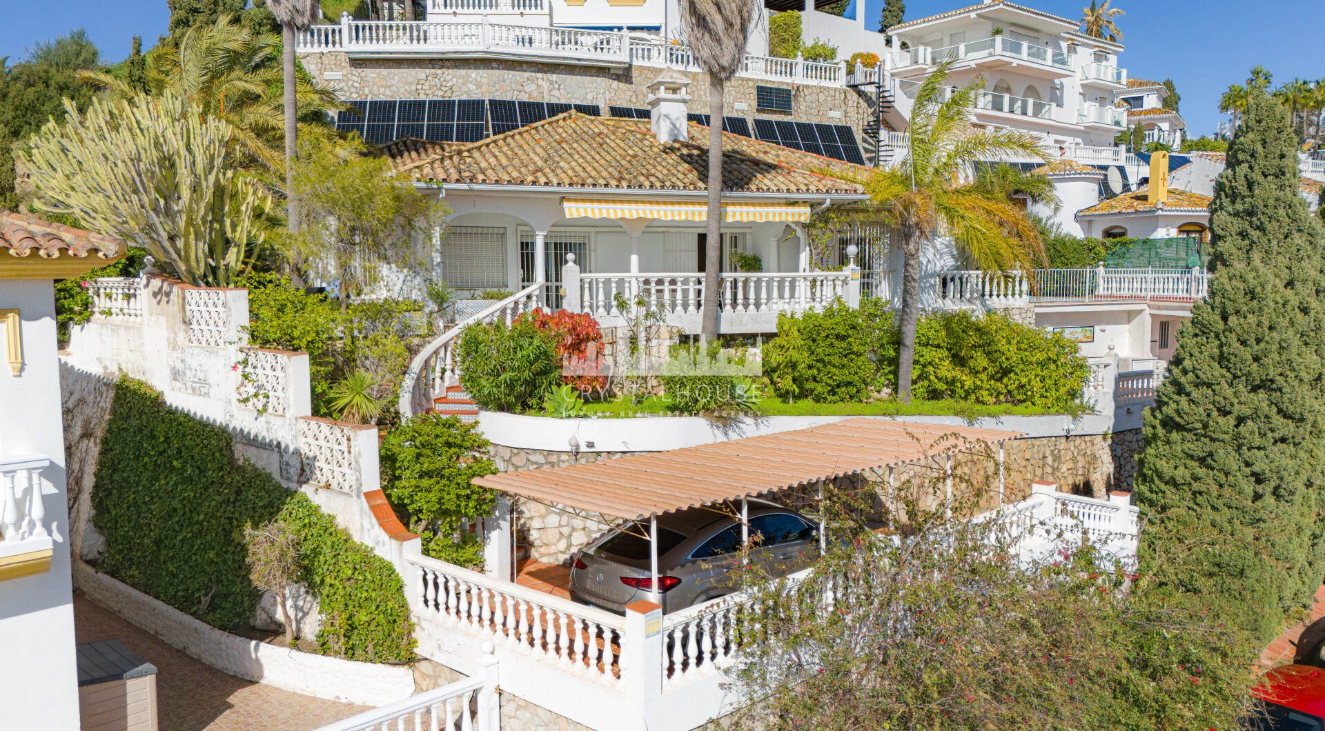 Doskonała możliwość reform - piękne południe zwrócone, trzy sypialnie Villa znajduje się w Riviera del Sol, Mijas Costa