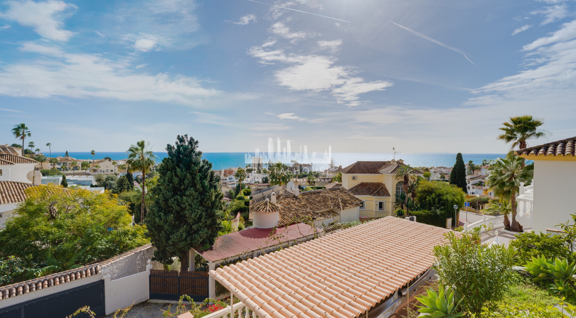 Doskonała możliwość reform - piękne południe zwrócone, trzy sypialnie Villa znajduje się w Riviera del Sol, Mijas Costa