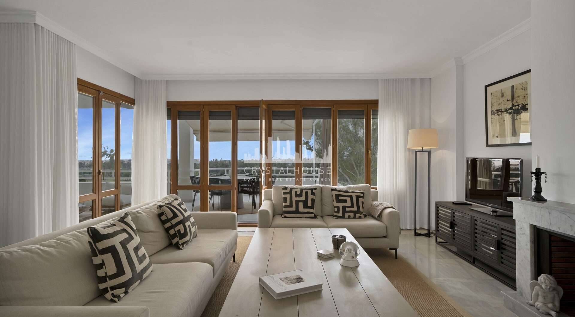 Pięknie odnowiony dwupokojowy apartament położony w prestiżowym Społeczność Alcores del Golf w Nueva Andalucía