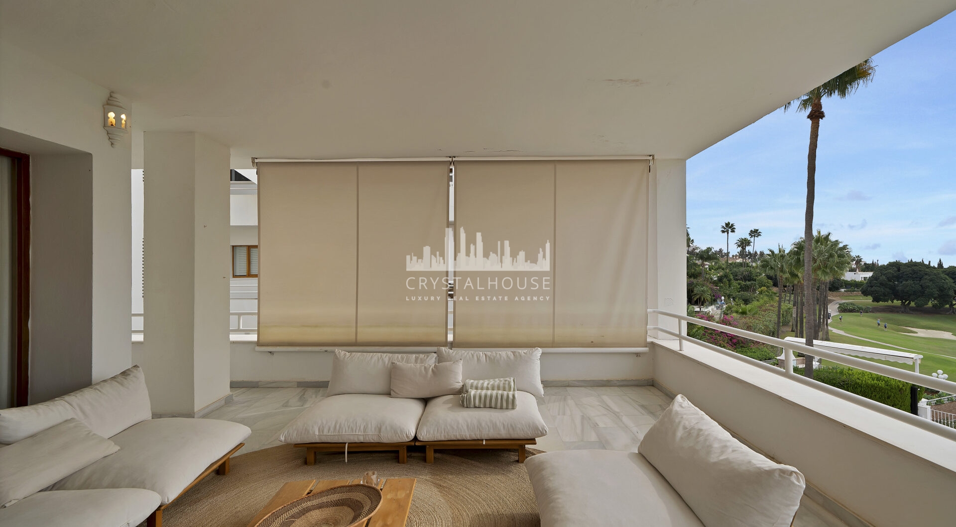 Pięknie odnowiony dwupokojowy apartament położony w prestiżowym Społeczność Alcores del Golf w Nueva Andalucía