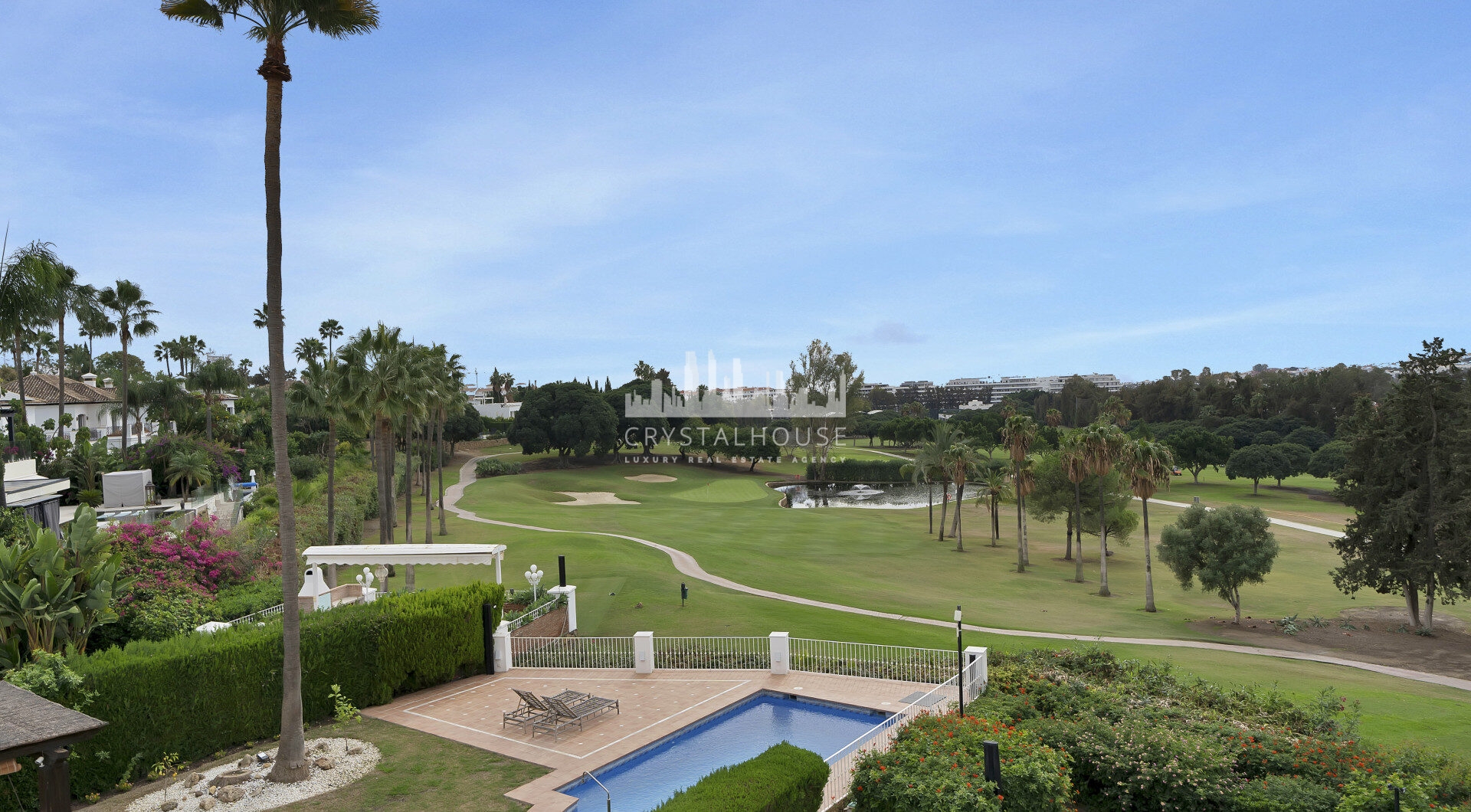 Pięknie odnowiony dwupokojowy apartament położony w prestiżowym Społeczność Alcores del Golf w Nueva Andalucía