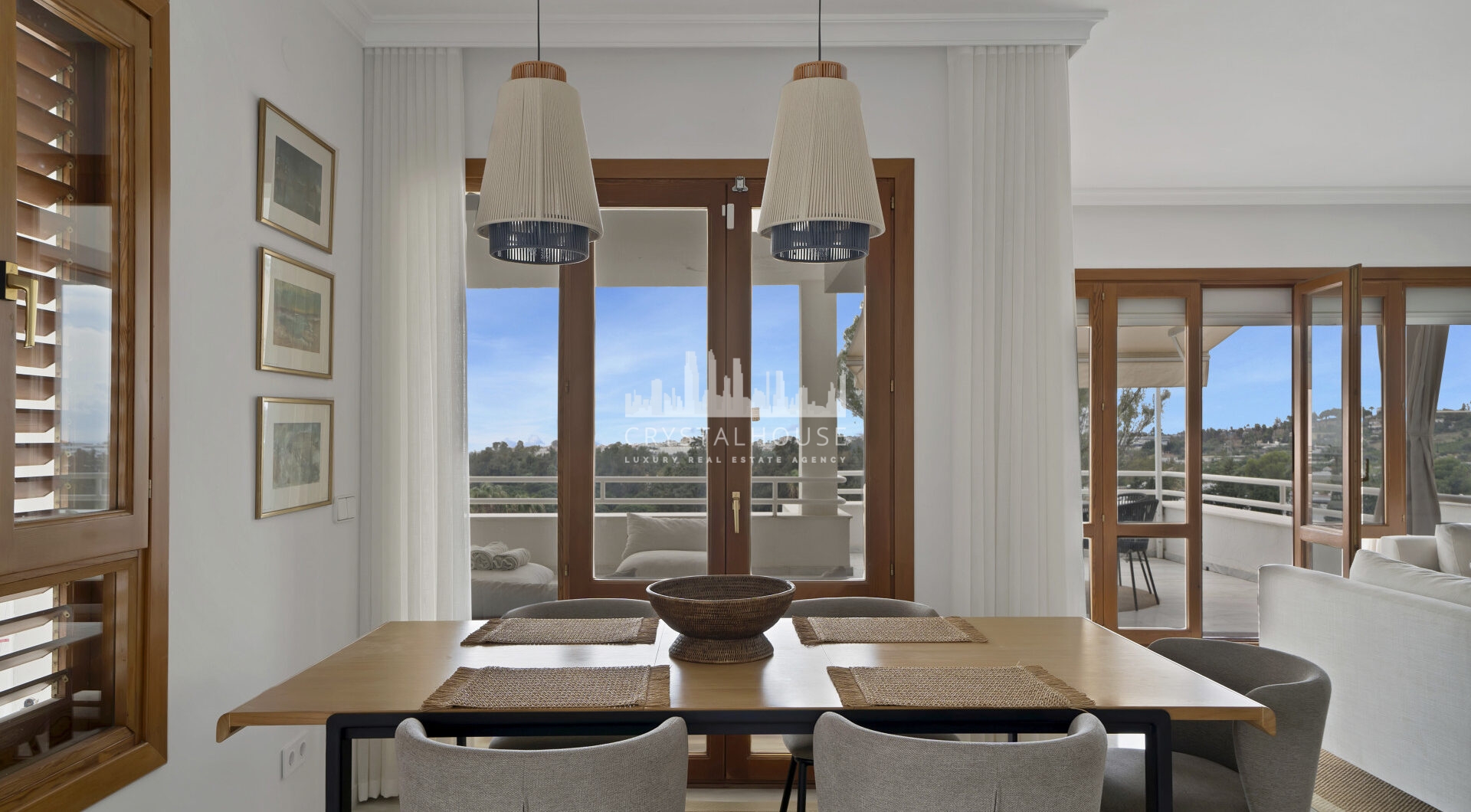 Pięknie odnowiony dwupokojowy apartament położony w prestiżowym Społeczność Alcores del Golf w Nueva Andalucía