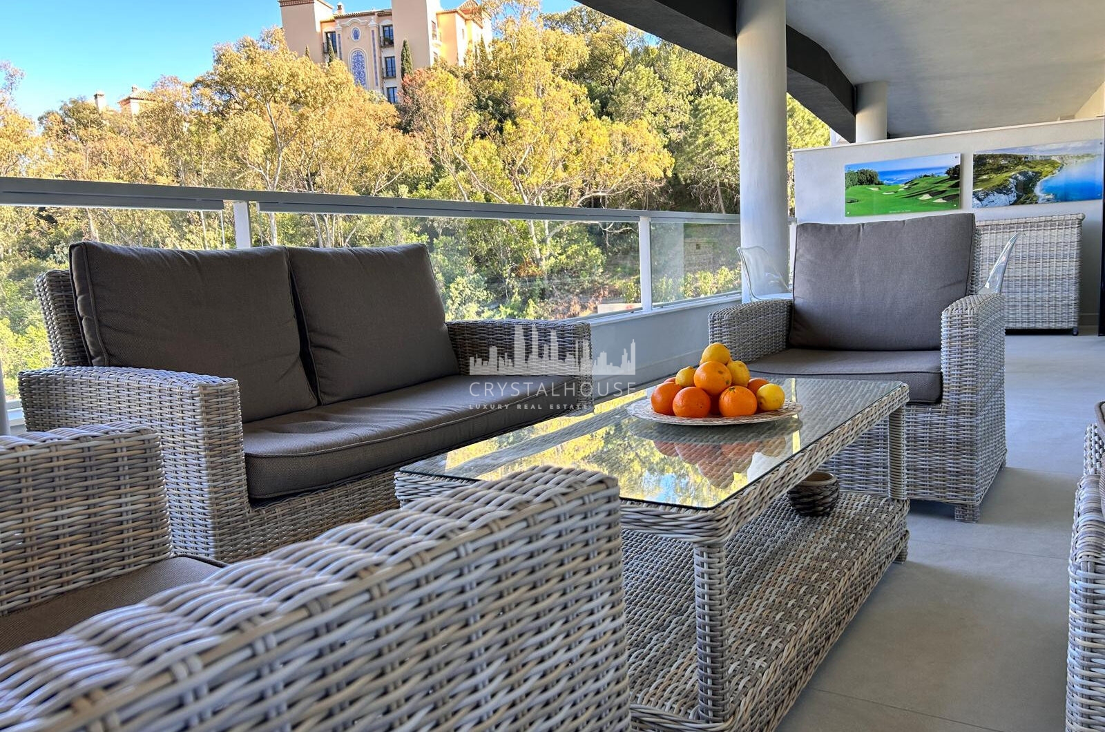 Elegancki trzy sypialnie, apartament położony w strzeżonej społeczności La Quinta Golf, Benahavis