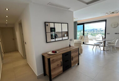 Elegancki trzy sypialnie, apartament położony w strzeżonej społeczności La Quinta Golf, Benahavis