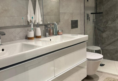 Elegancki trzy sypialnie, apartament położony w strzeżonej społeczności La Quinta Golf, Benahavis