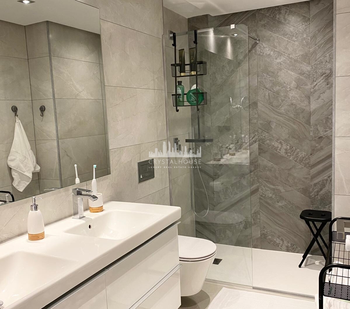 Elegancki trzy sypialnie, apartament położony w strzeżonej społeczności La Quinta Golf, Benahavis