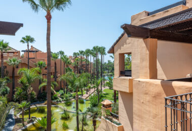 Niesamowity taras solarium z widokiem na morze i góry – Apartament typu penthouse przy plaży w Bahía Alcántara