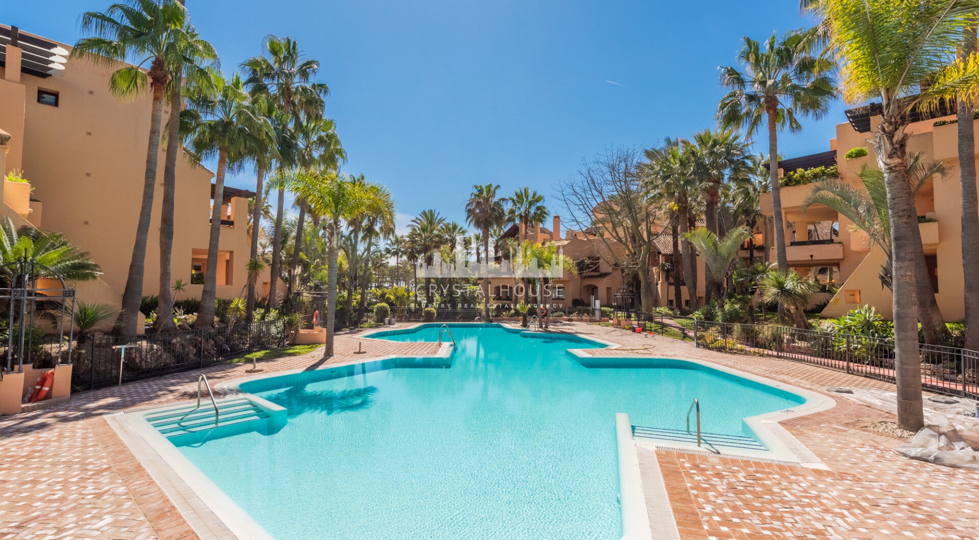 Niesamowity taras solarium z widokiem na morze i góry – Apartament typu penthouse przy plaży w Bahía Alcántara