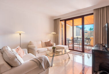 Niesamowity taras solarium z widokiem na morze i góry – Apartament typu penthouse przy plaży w Bahía Alcántara