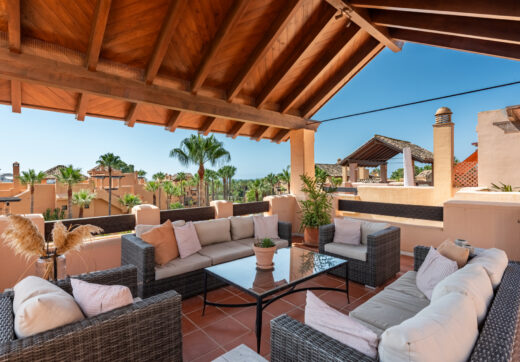 Niesamowity taras solarium z widokiem na morze i góry – Apartament typu penthouse przy plaży w Bahía Alcántara