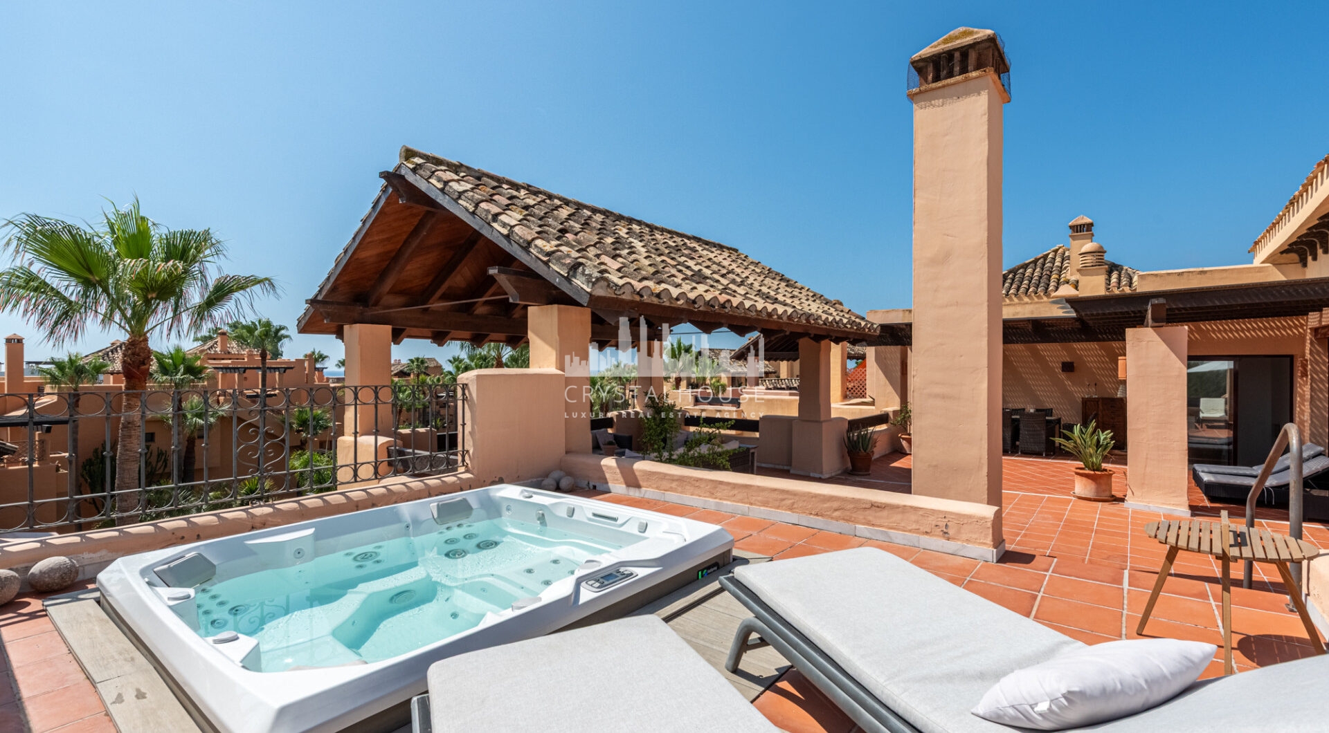 Niesamowity taras solarium z widokiem na morze i góry – Apartament typu penthouse przy plaży w Bahía Alcántara