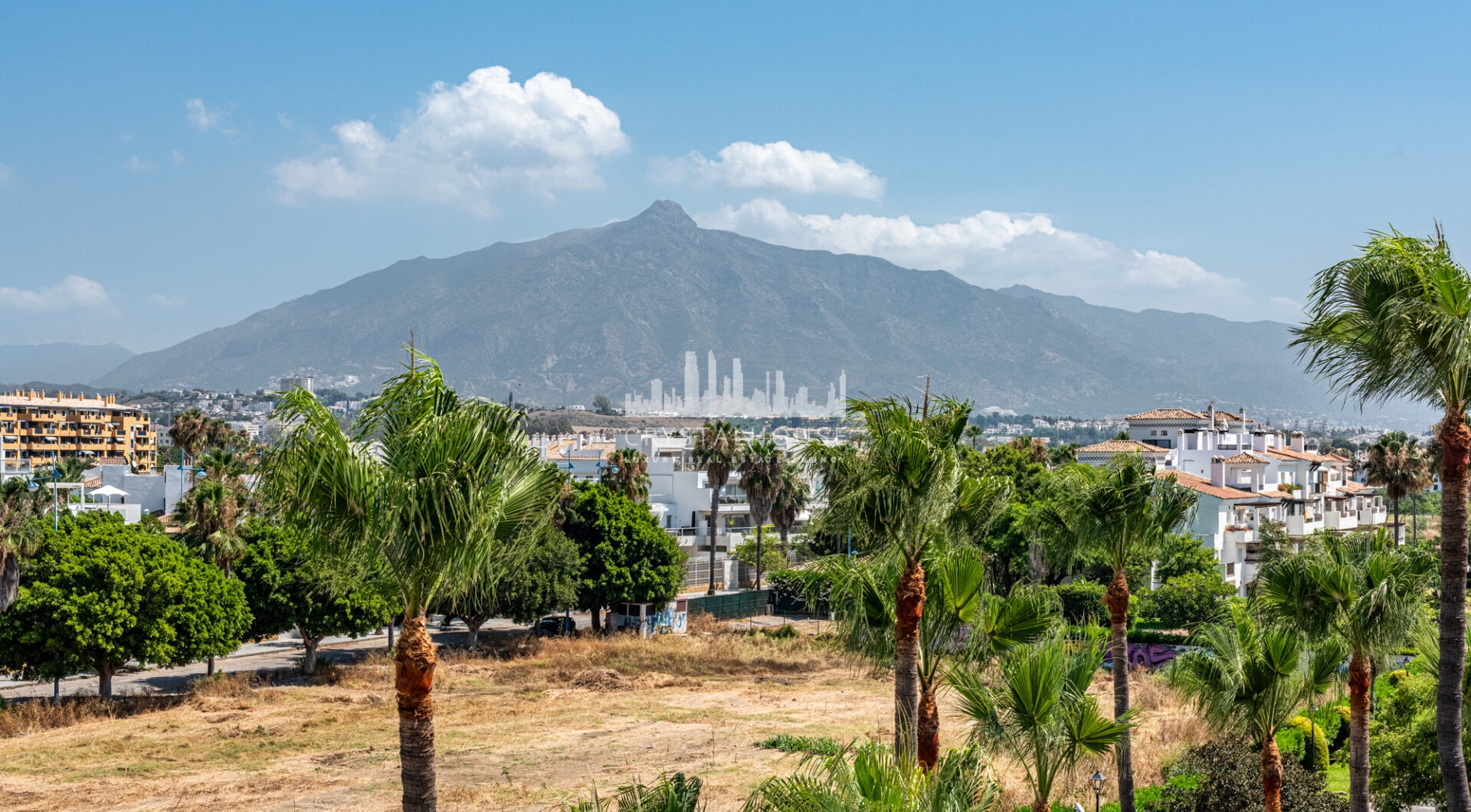 Niesamowity taras solarium z widokiem na morze i góry – Apartament typu penthouse przy plaży w Bahía Alcántara