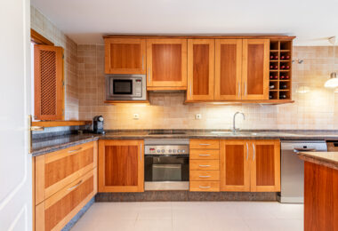 Niesamowity taras solarium z widokiem na morze i góry – Apartament typu penthouse przy plaży w Bahía Alcántara