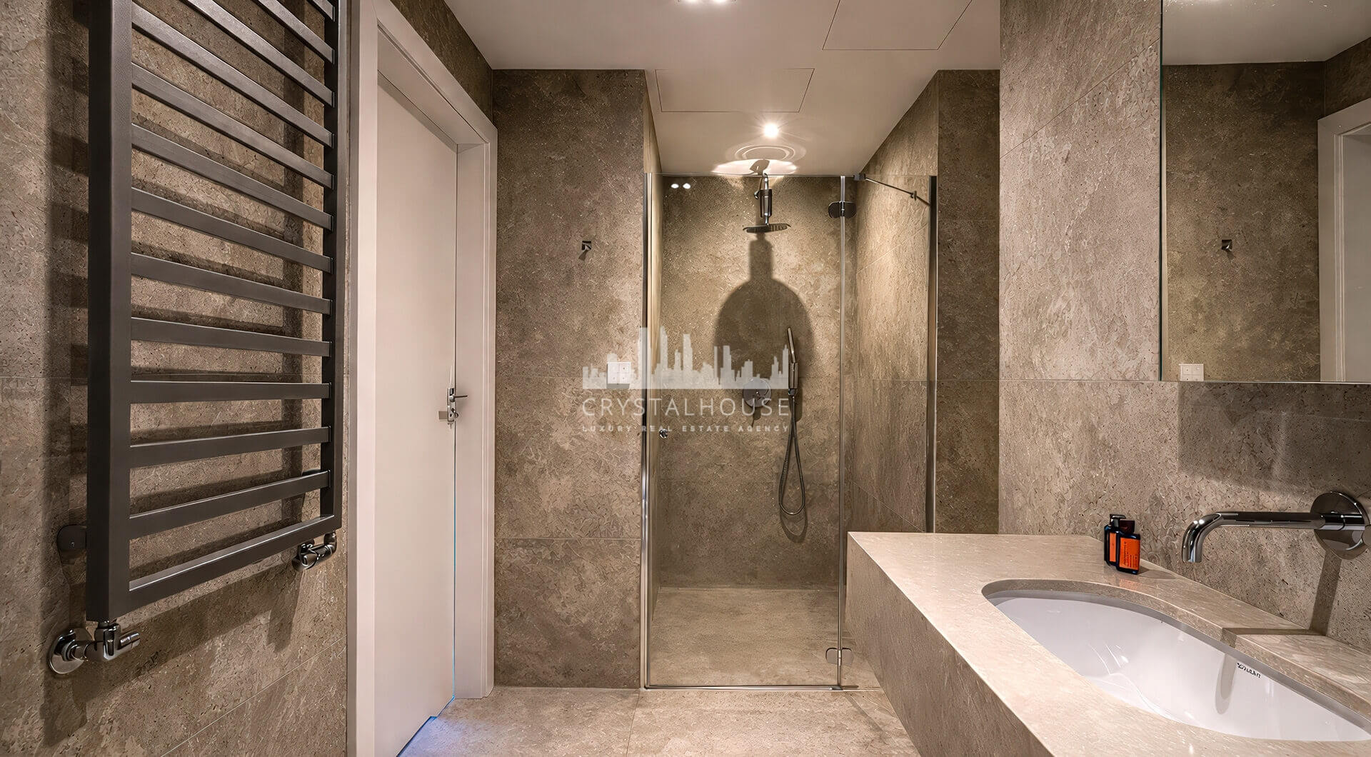 APARTAMENT ZE SPEKTAKULARNYM WIDOKIEM NA WARSZAWĘ