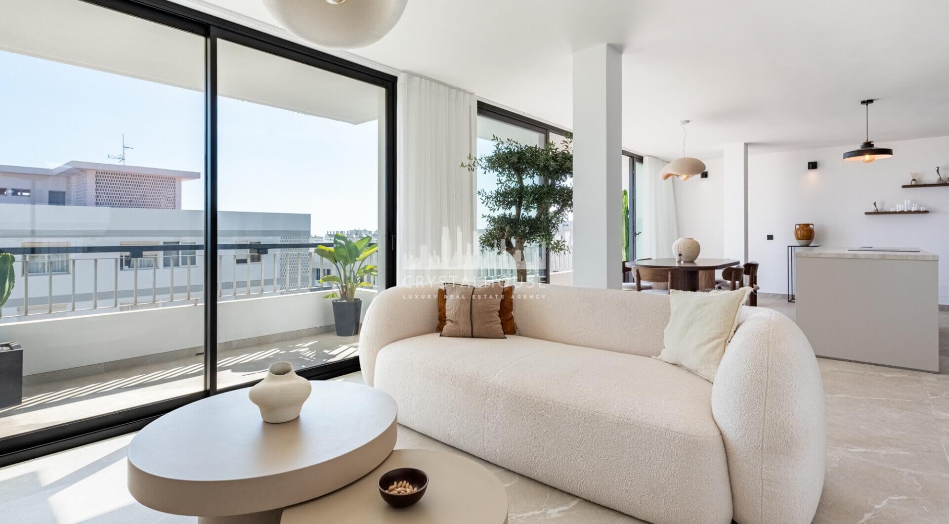 Ekskluzywny, trzypokojowy penthouse w sercu Marbelli – Luksusowe życie z zapierającym dech widokiem na morze