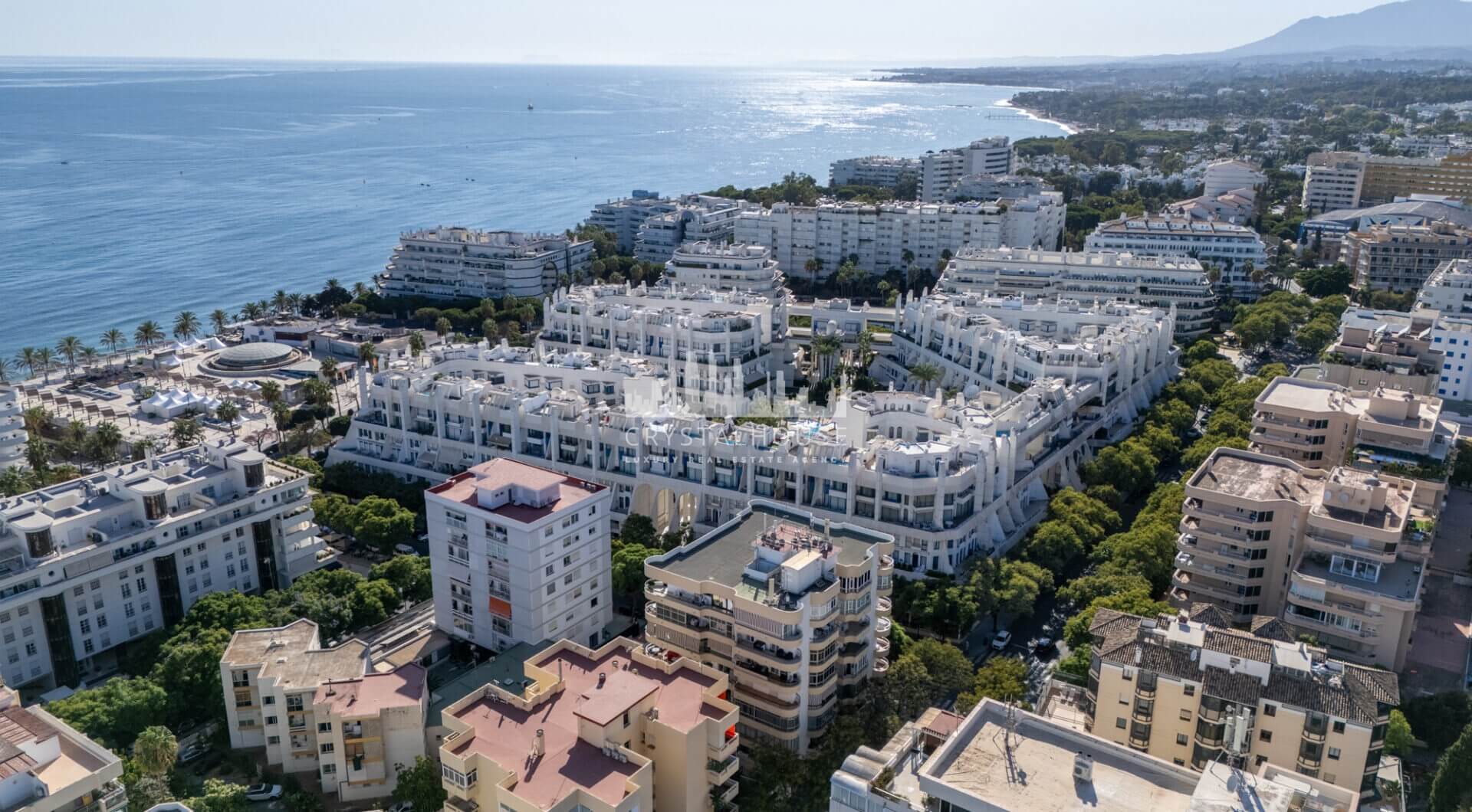 Ekskluzywny, trzypokojowy penthouse w sercu Marbelli – Luksusowe życie z zapierającym dech widokiem na morze