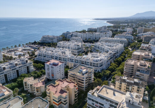Ekskluzywny, trzypokojowy penthouse w sercu Marbelli – Luksusowe życie z zapierającym dech widokiem na morze