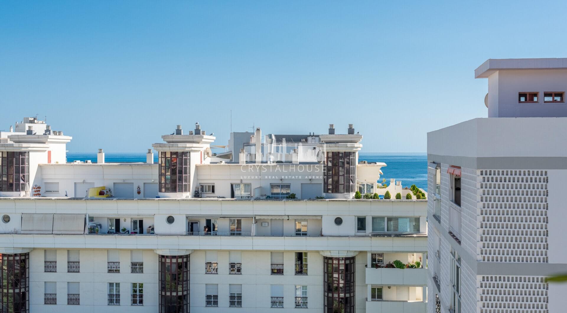 Ekskluzywny, trzypokojowy penthouse w sercu Marbelli – Luksusowe życie z zapierającym dech widokiem na morze