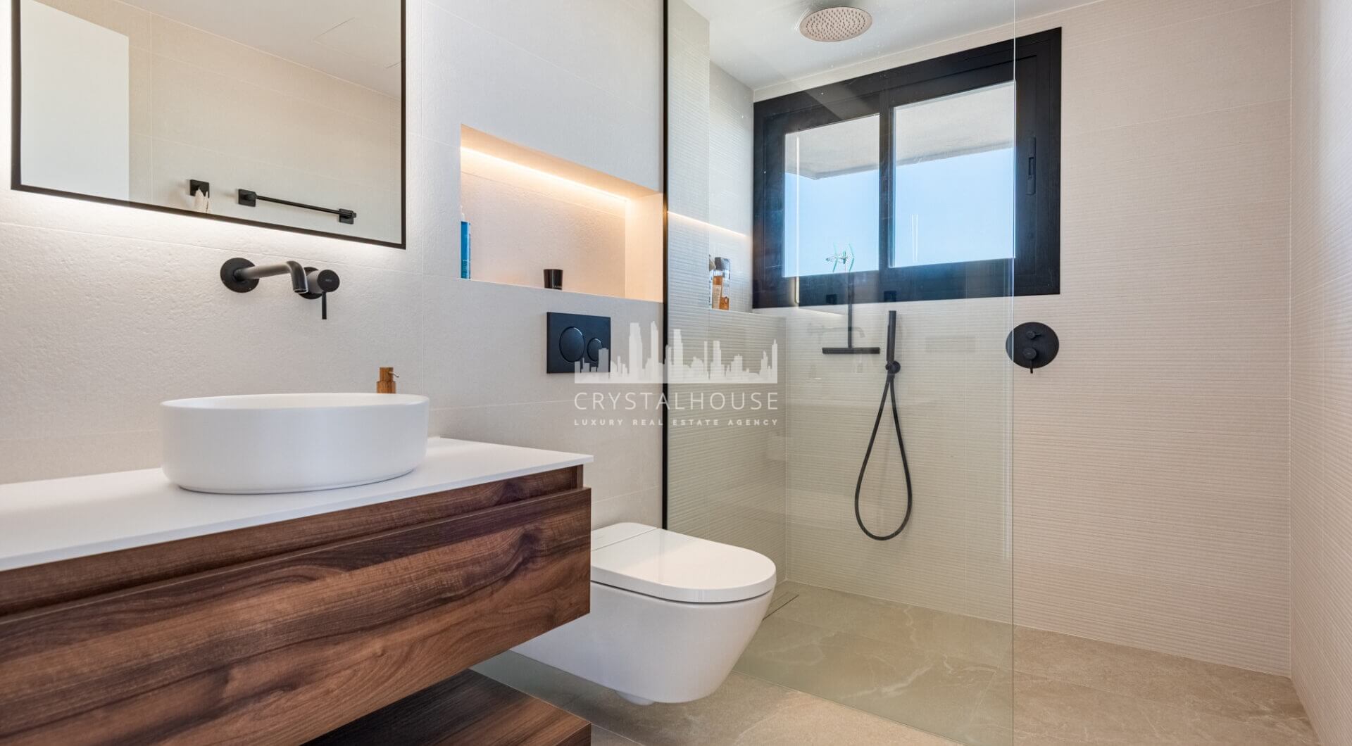 Ekskluzywny, trzypokojowy penthouse w sercu Marbelli – Luksusowe życie z zapierającym dech widokiem na morze