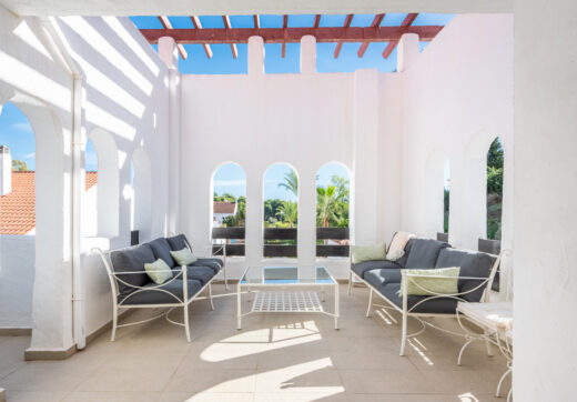 Zachwycające narożne mieszkanie z 3 sypialniami w La Maestranza, Nueva Andalucía