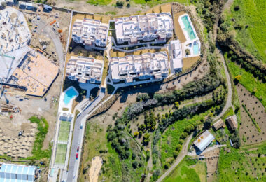 Współczesny narożny apartament na parterze w Cancelada, Estepona Wschód