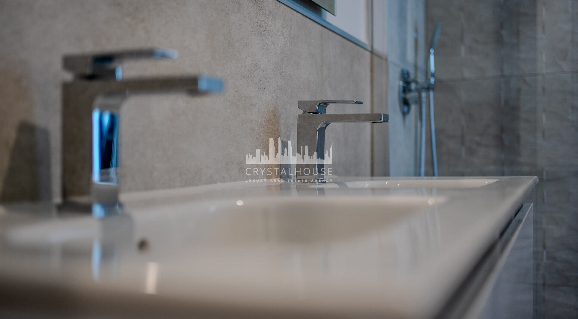 Współczesny narożny apartament na parterze w Cancelada, Estepona Wschód