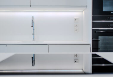 Współczesny narożny apartament na parterze w Cancelada, Estepona Wschód