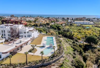 Współczesny narożny apartament na parterze w Cancelada, Estepona Wschód