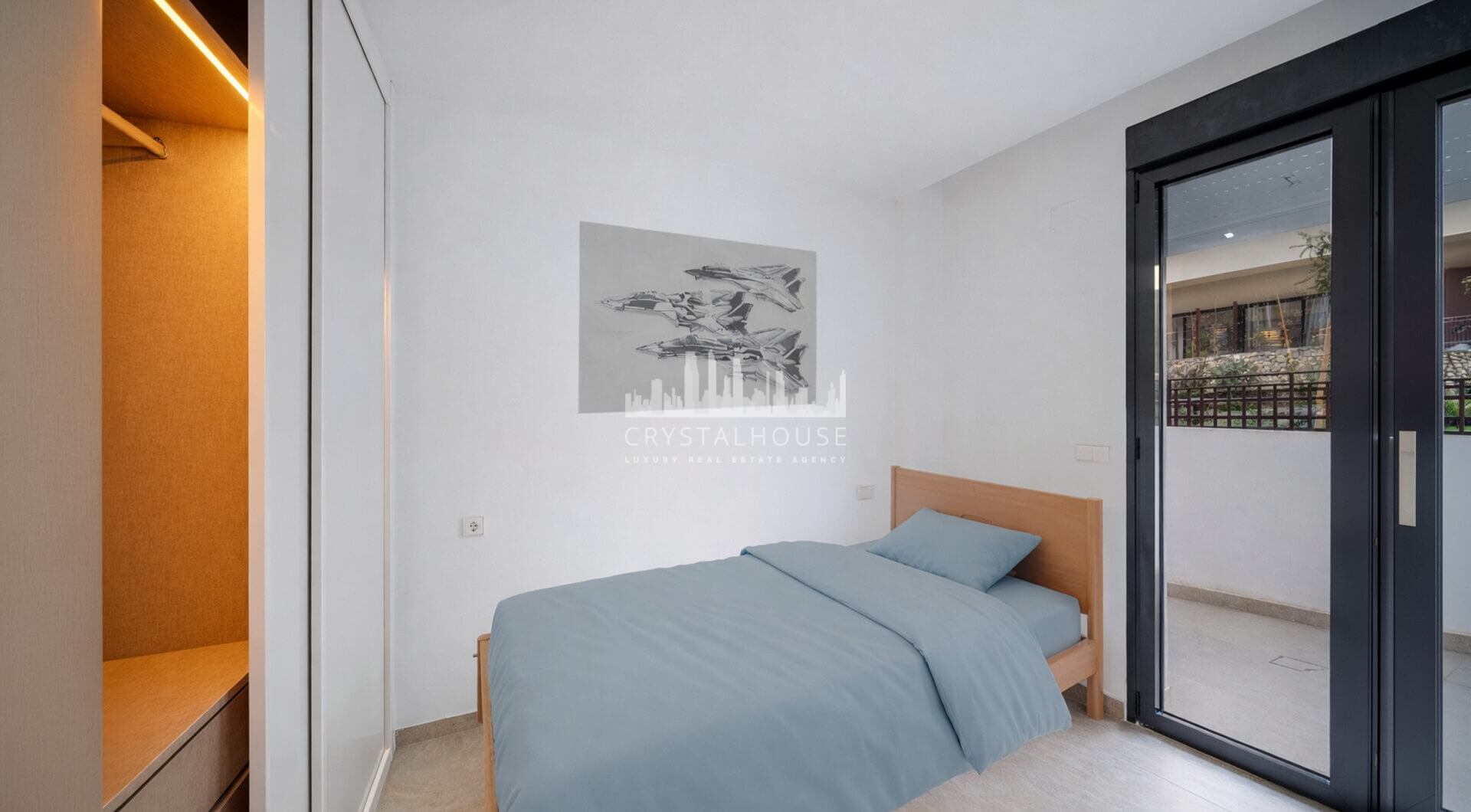 Współczesny narożny apartament na parterze w Cancelada, Estepona Wschód