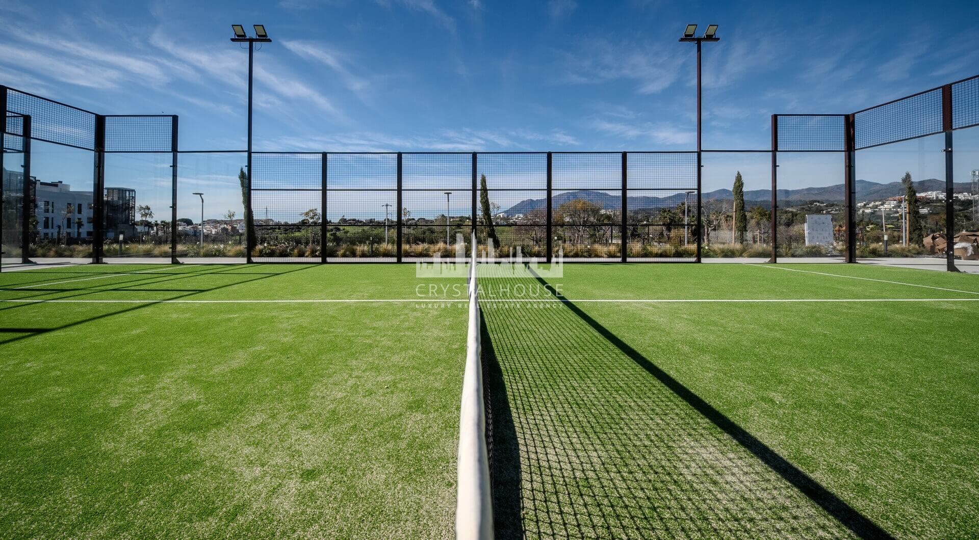 Współczesny narożny apartament na parterze w Cancelada, Estepona Wschód